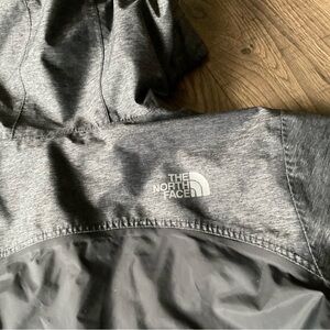 The North Face girls gray jacket warm lining, like new